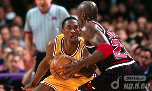 活着的传奇《热血小霸王》致敬科比_热血小霸